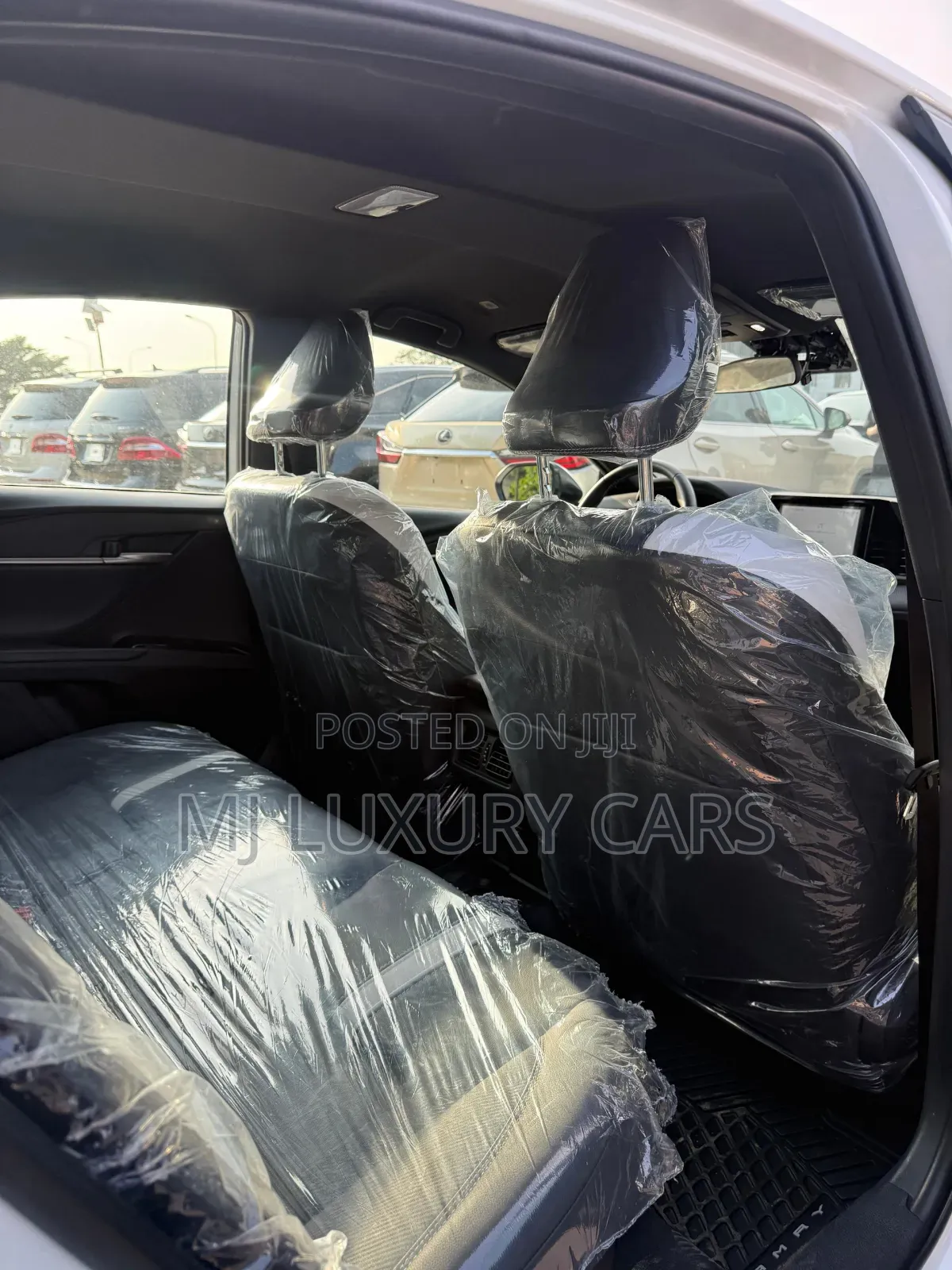 Toyota Camry SE AWD 2026 White