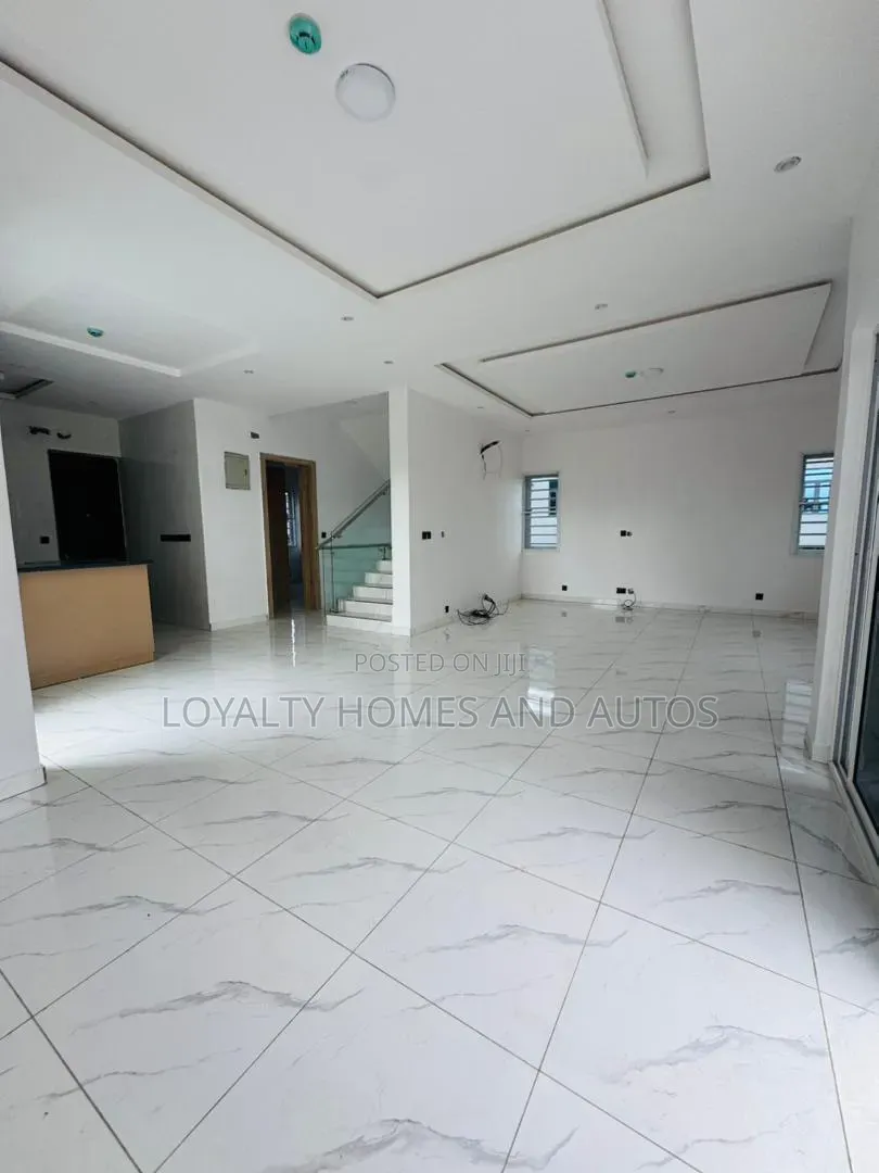 4bdrm Duplex in Adeniyi Jones for sale