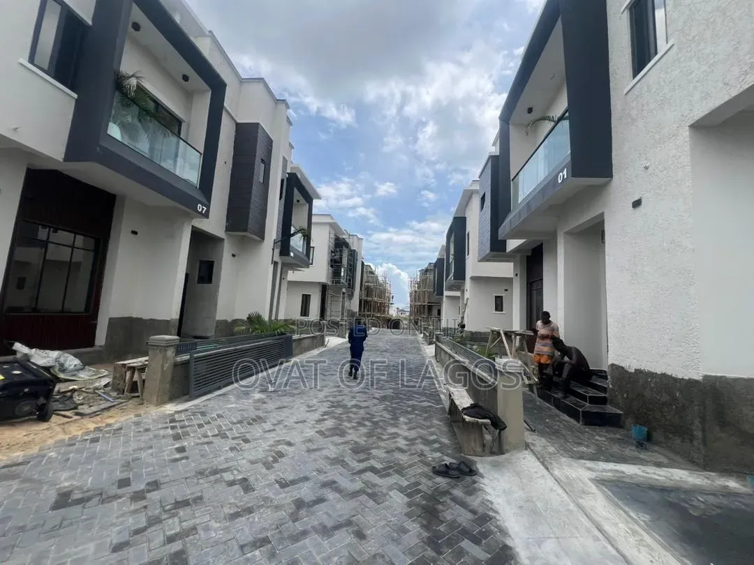 4bdrm Duplex in General Paint, Off Lekki-Epe Expressway for sale