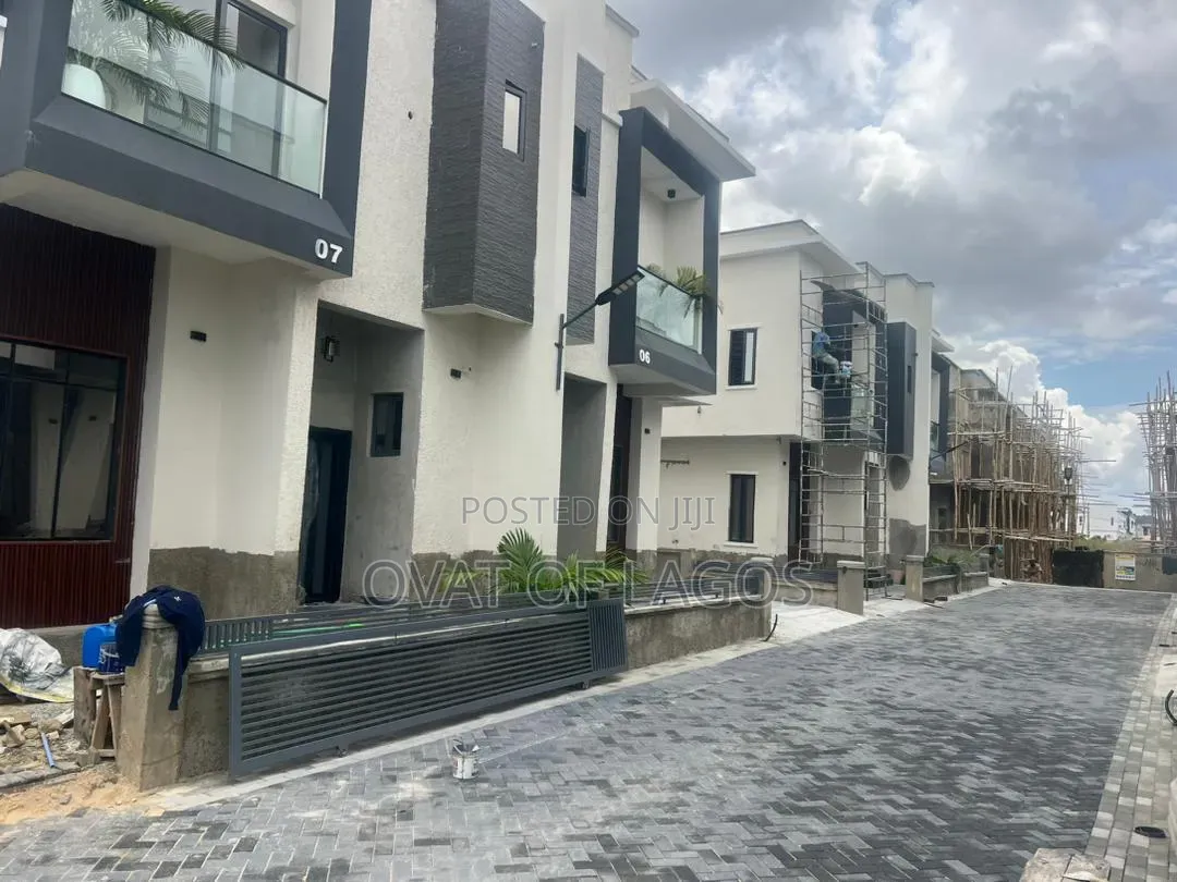 3bdrm Duplex in General Paint, Off Lekki-Epe Expressway for sale