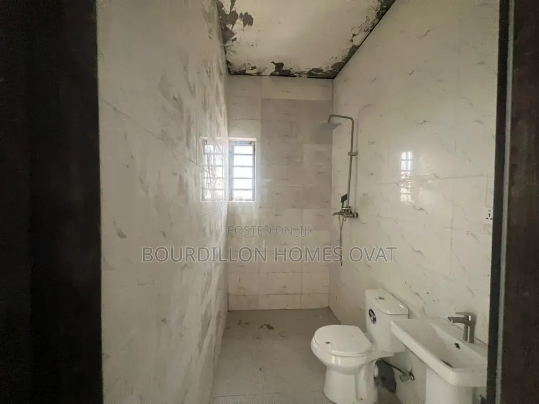 2bdrm Duplex in General Paint Estate for sale