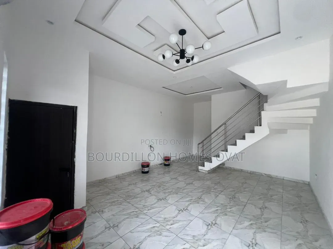 2bdrm Duplex in General Paint Estate for sale