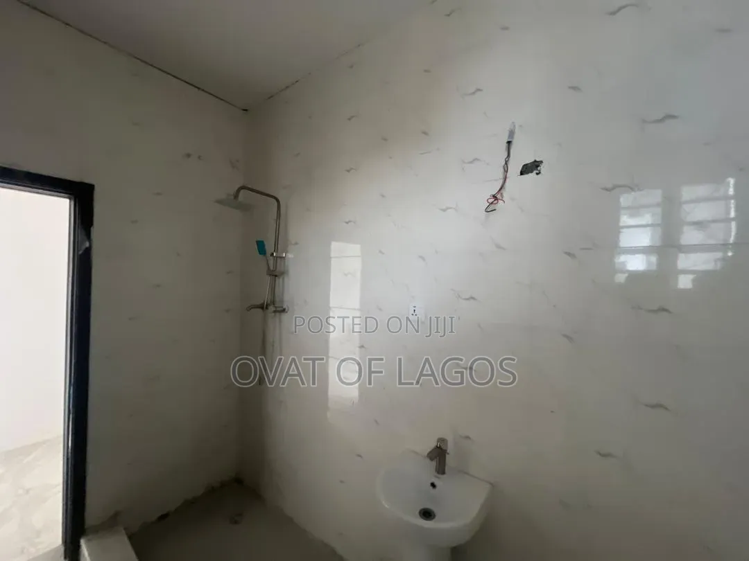 4bdrm Duplex in General Paint, Off Lekki-Epe Expressway for sale