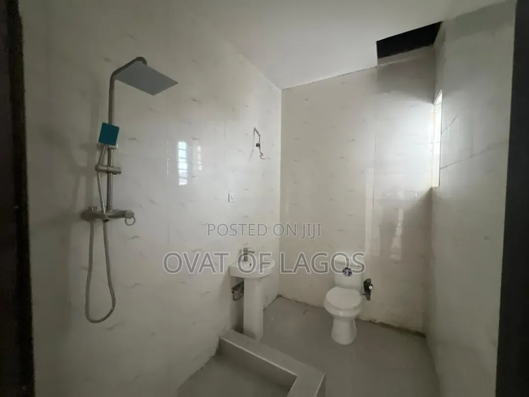 4bdrm Duplex in General Paint, Off Lekki-Epe Expressway for sale