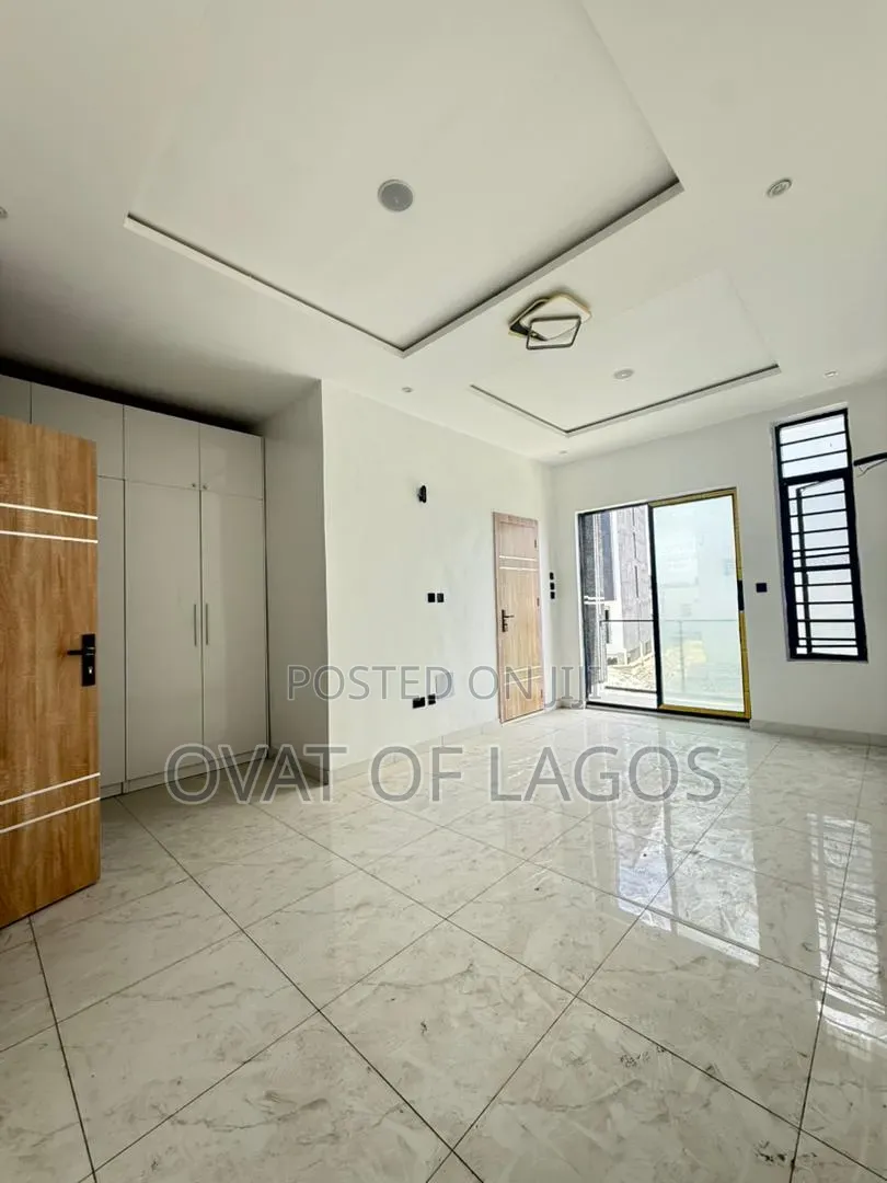 3bdrm Duplex in Chevron for sale