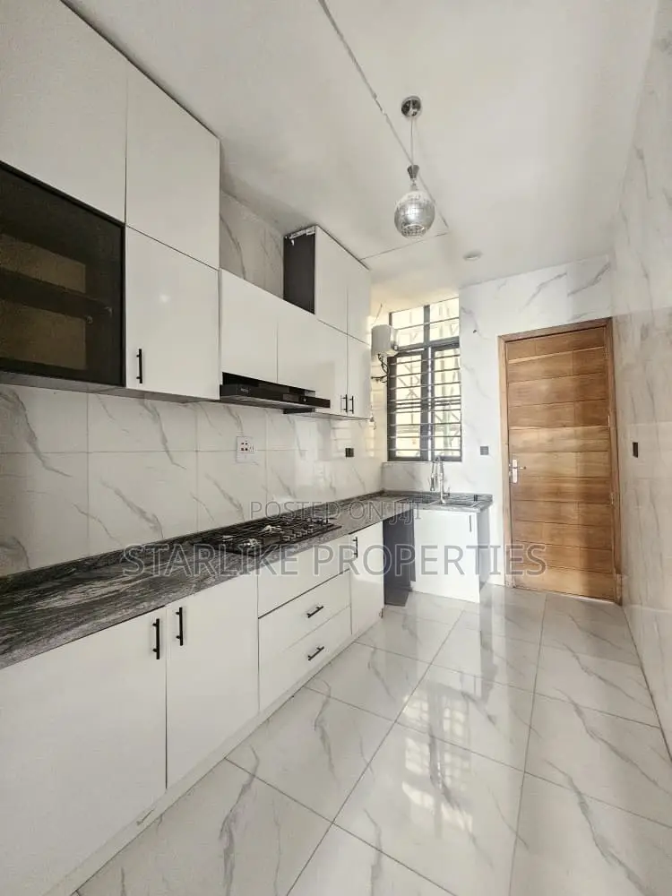 3bdrm Duplex in Ikota for sale