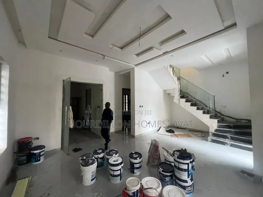 4bdrm Duplex in General Paint Estate for sale