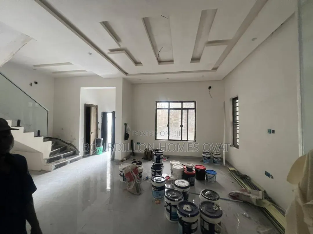4bdrm Duplex in General Paint Estate for sale
