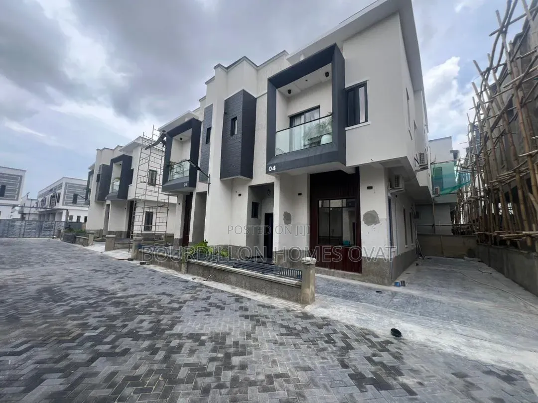 3bdrm Duplex in General Paint Estate for sale