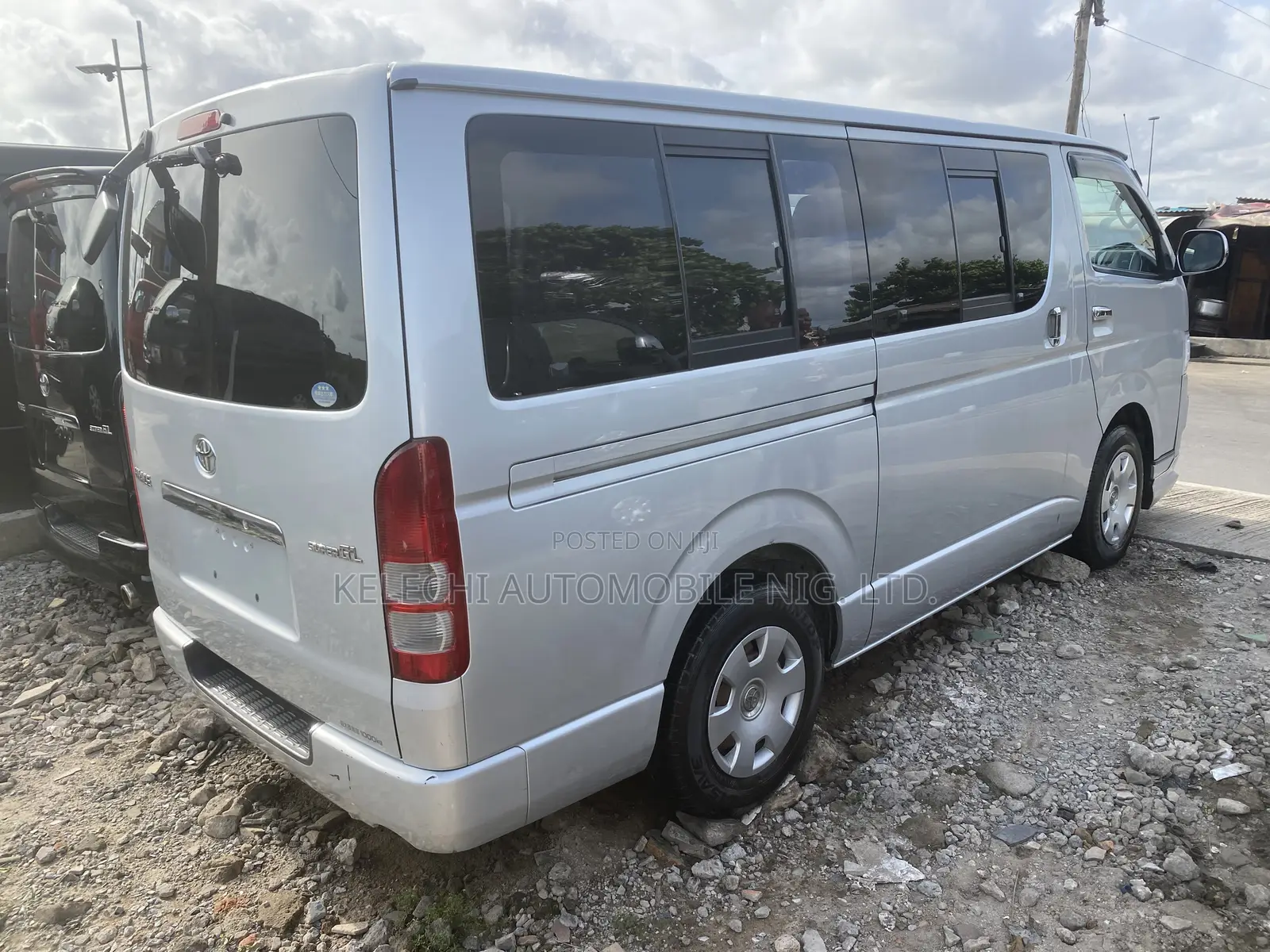 Toyota HiAce 2011 Silver