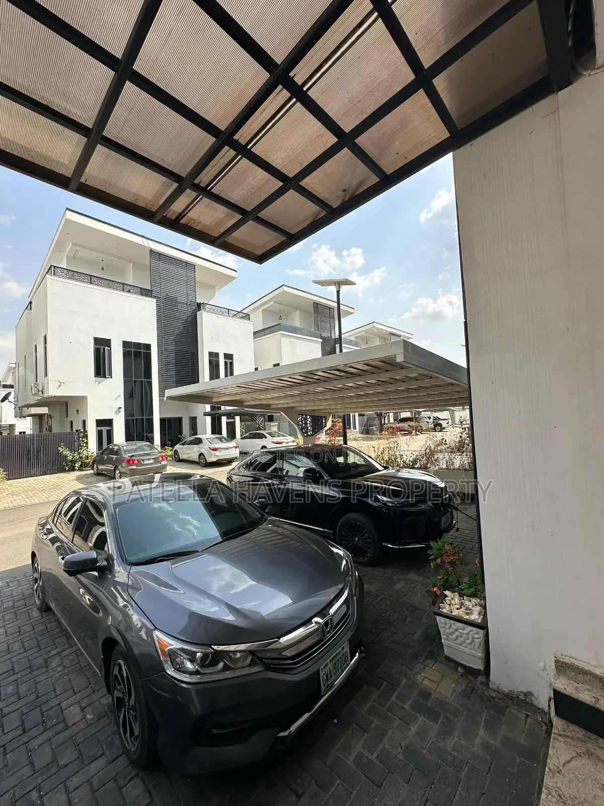 Furnished 6bdrm Duplex in Jahi for sale