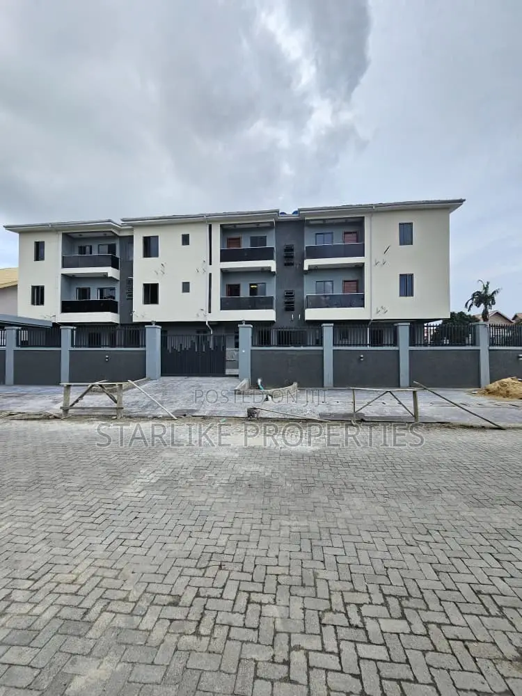 2bdrm Block of Flats in Lekki Phase 1 for rent