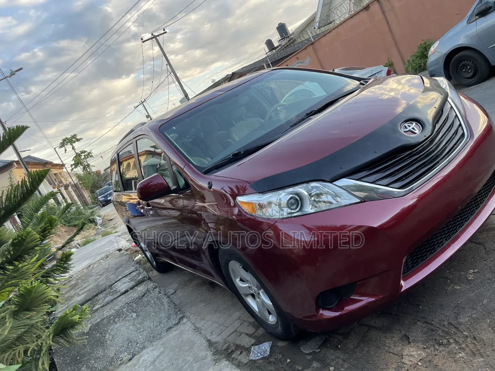Toyota Sienna LE 7-Passenger Mobility 4dr Minivan (3.5L 6cyl 6A) 2014