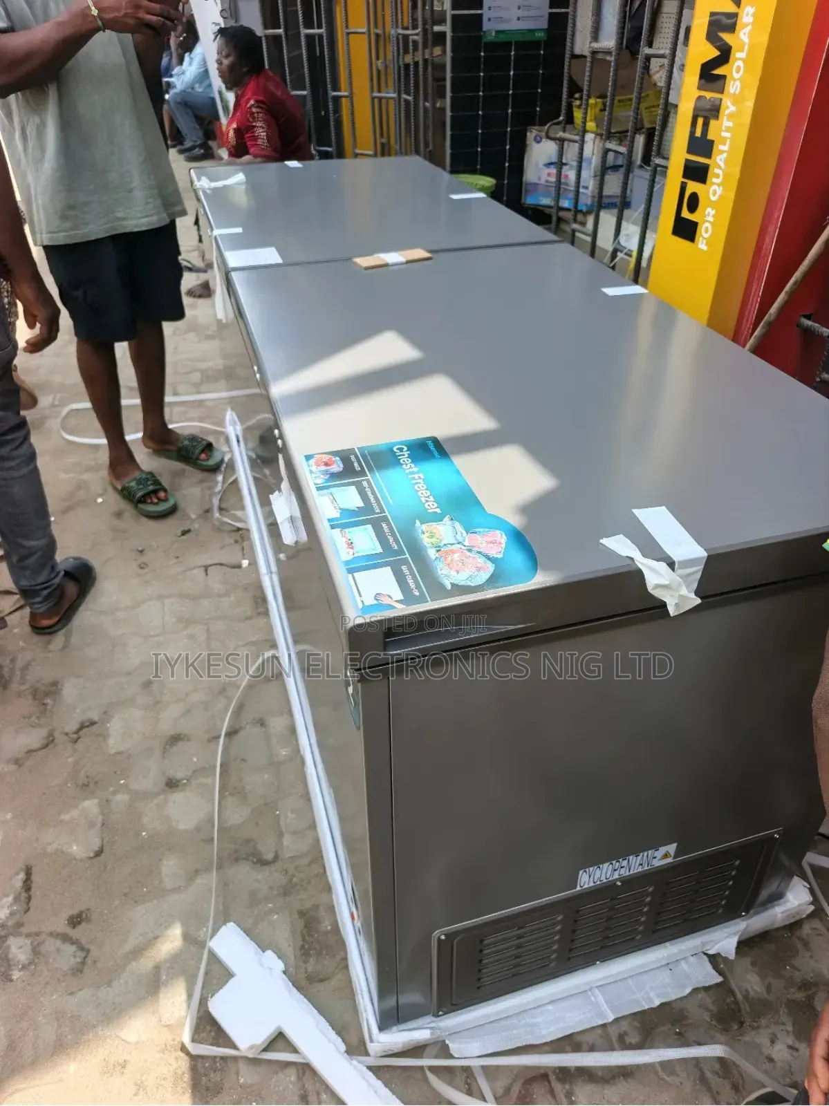 Original Hisense 2 Doors Chest Freezer 50% Low Voltage 750litters Etc.