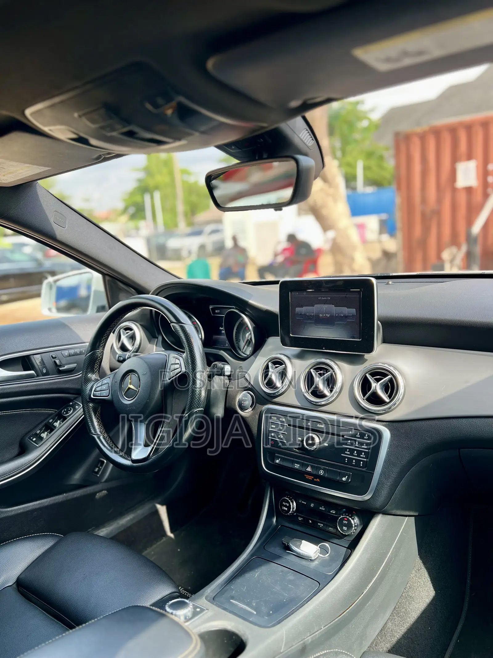 Mercedes-Benz GLA 250 2016 Silver