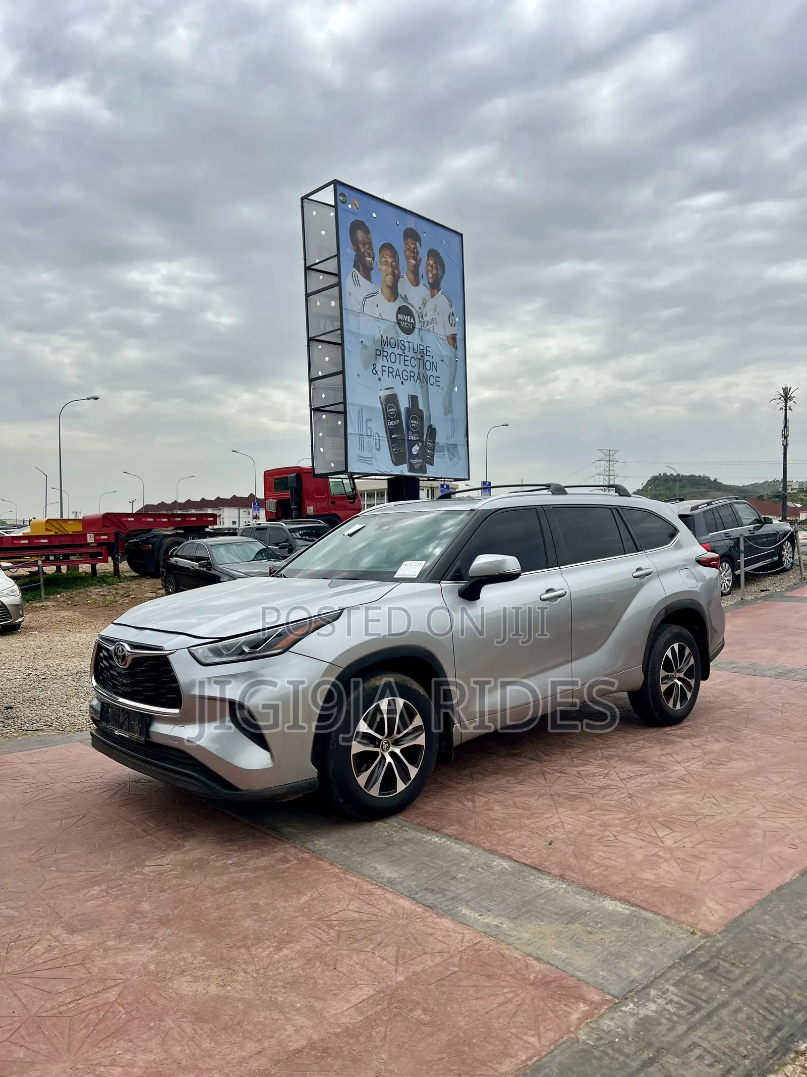 Toyota Highlander L 2022 Silver