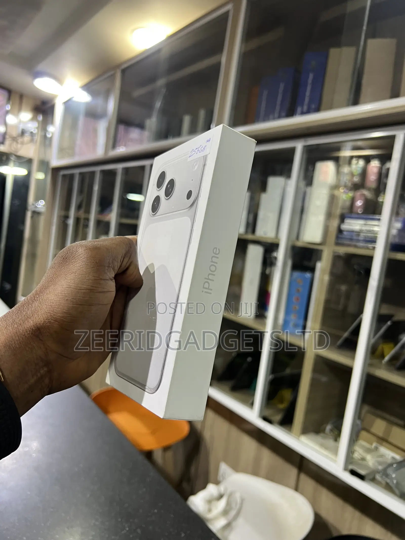 New Apple iPhone 17 Pro Max 256 GB Silver