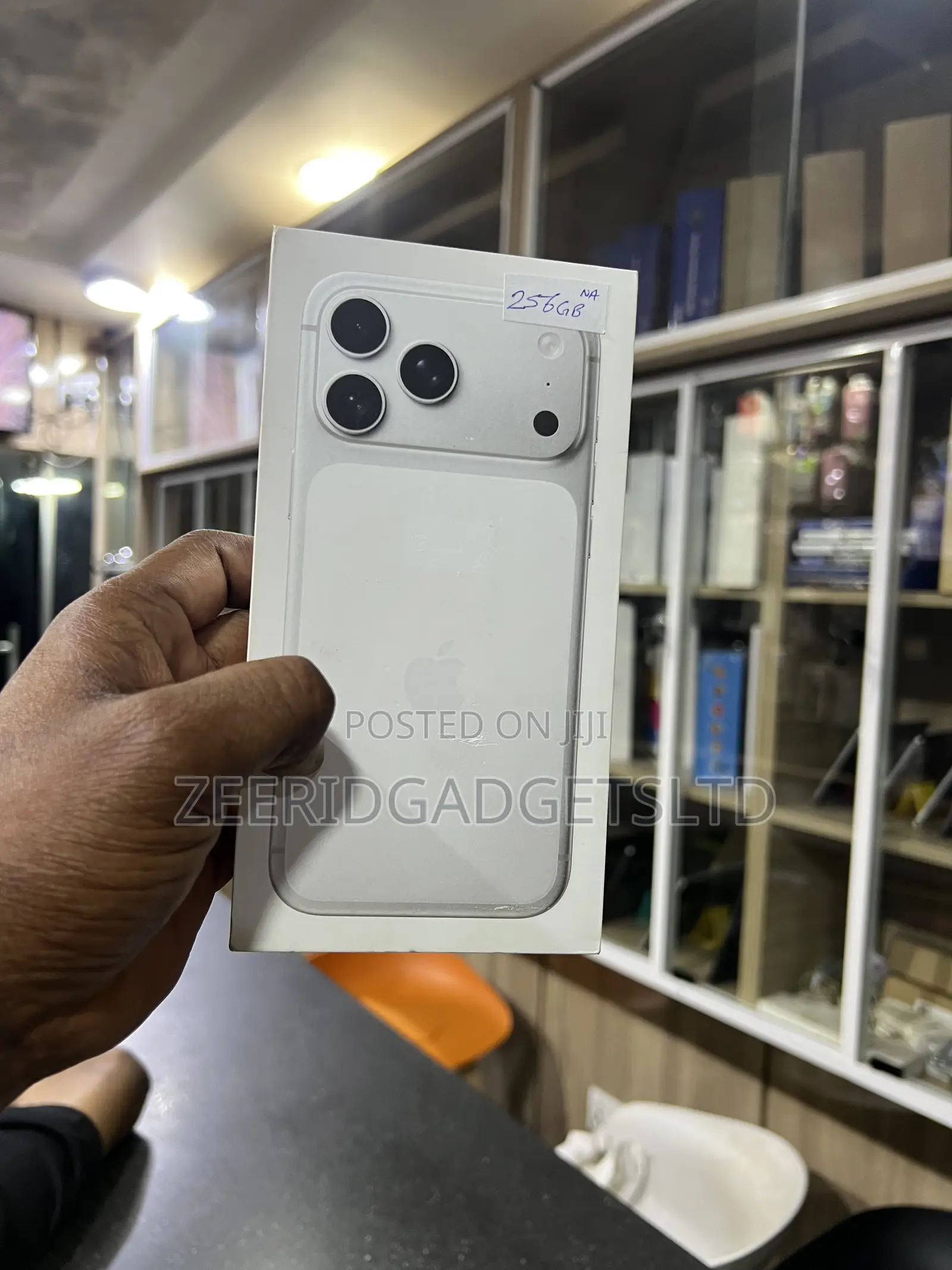 New Apple iPhone 17 Pro Max 256 GB Silver