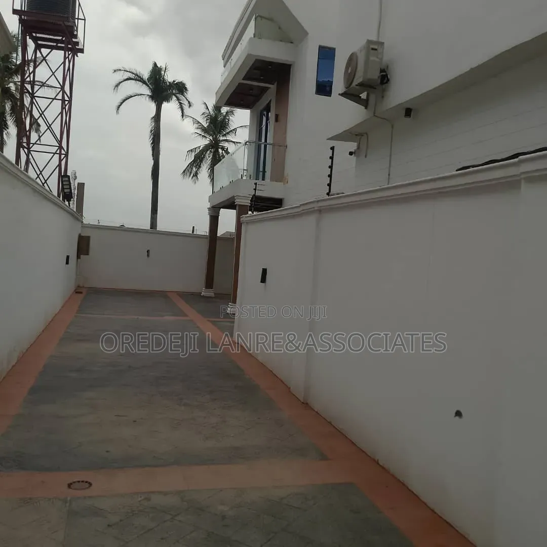 4bdrm Duplex in Alamutu Estate, Fagba for sale