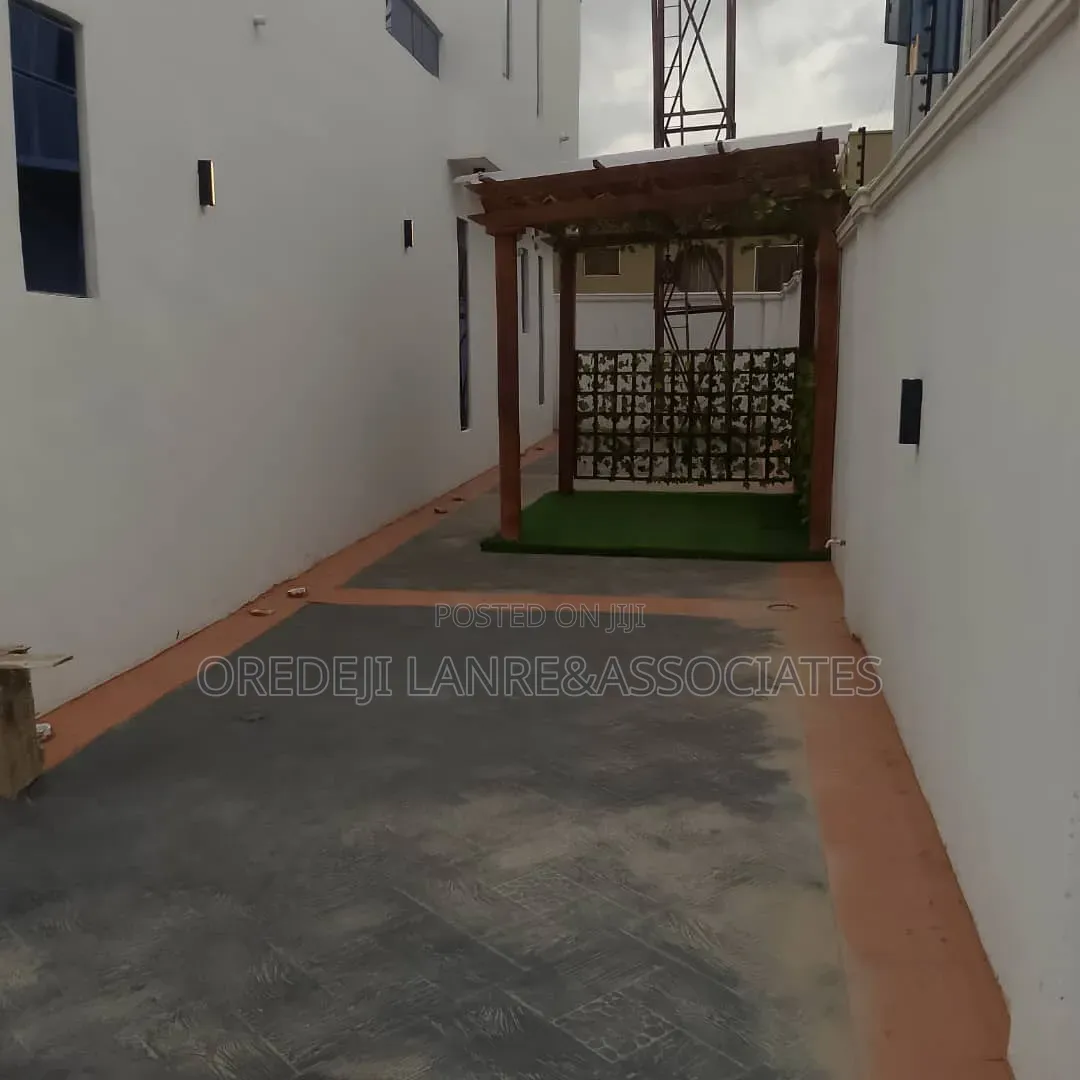 4bdrm Duplex in Alamutu Estate, Fagba for sale