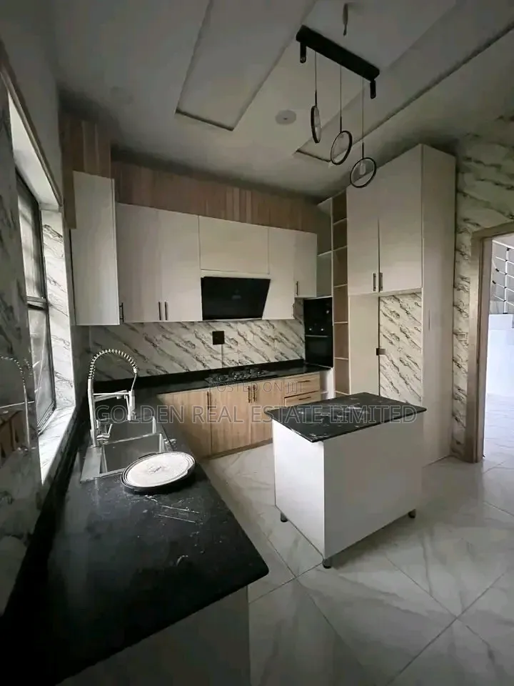 4bdrm Duplex in Lekki Phase 1 for sale