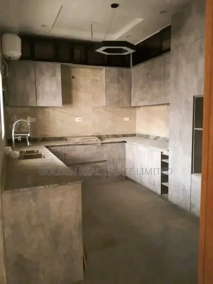 4bdrm Duplex in Guzape District for sale