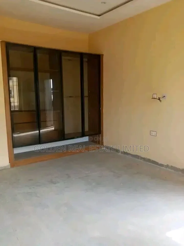 4bdrm Duplex in Guzape District for sale