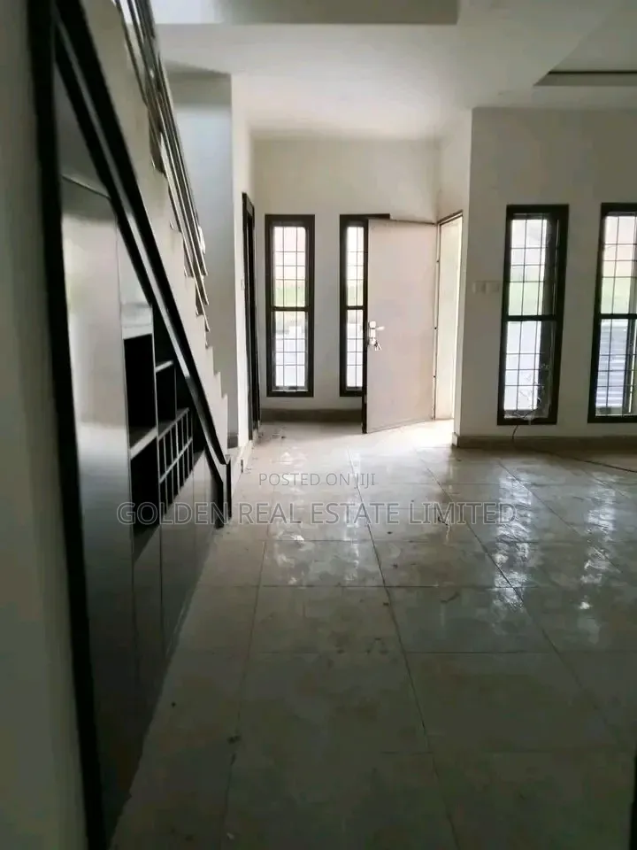 4bdrm Duplex in Guzape District for sale