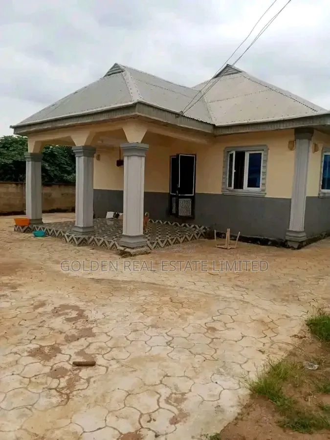 3bdrm Bungalow in Ado Ekiti for sale