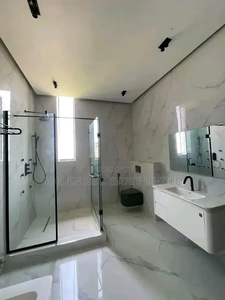 5bdrm Duplex in Lekki Phase 1 for sale