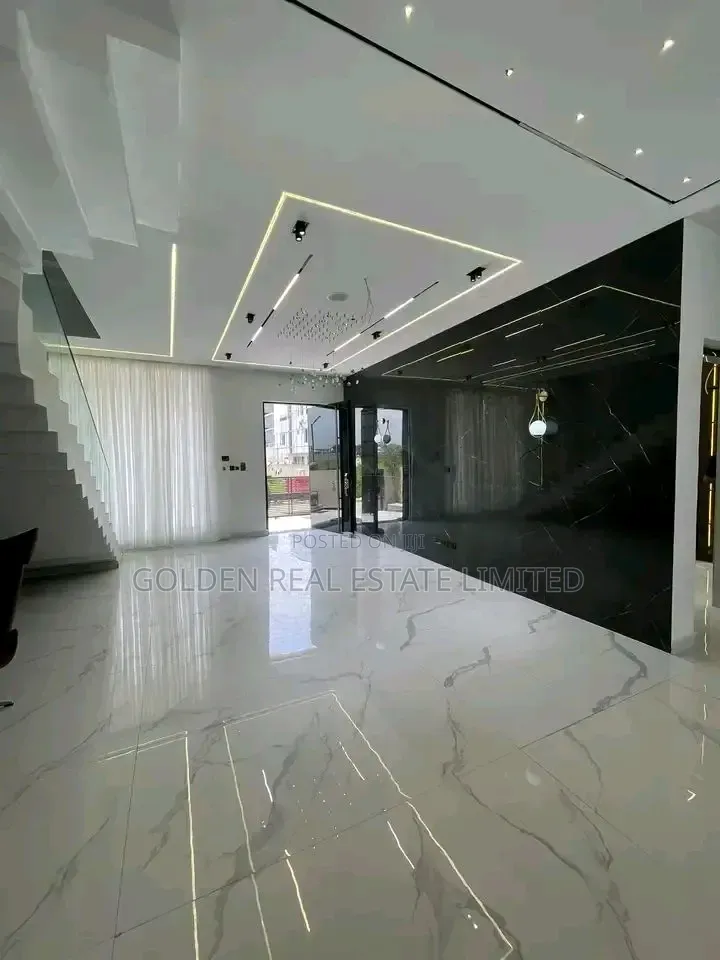 5bdrm Duplex in Lekki Phase 1 for sale