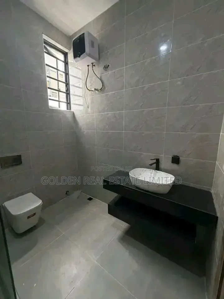 4bdrm Duplex in Ikota for sale