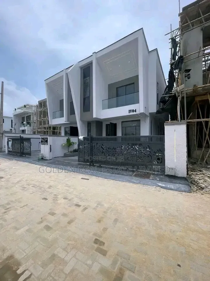4bdrm Duplex in Ikota for sale