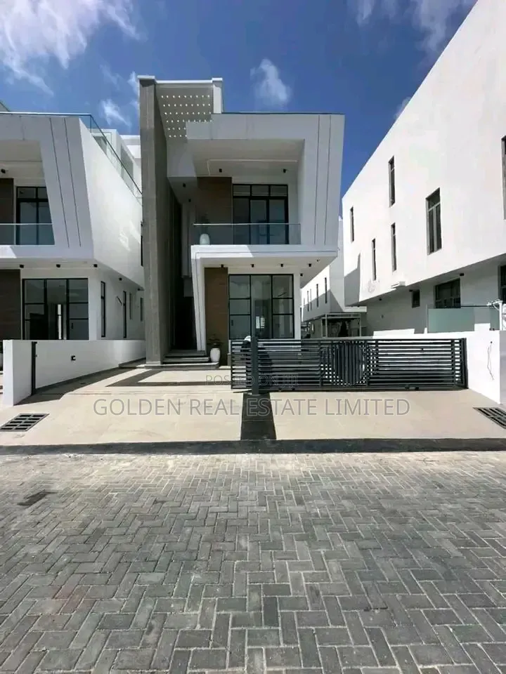 5bdrm Duplex in Osapa london for sale