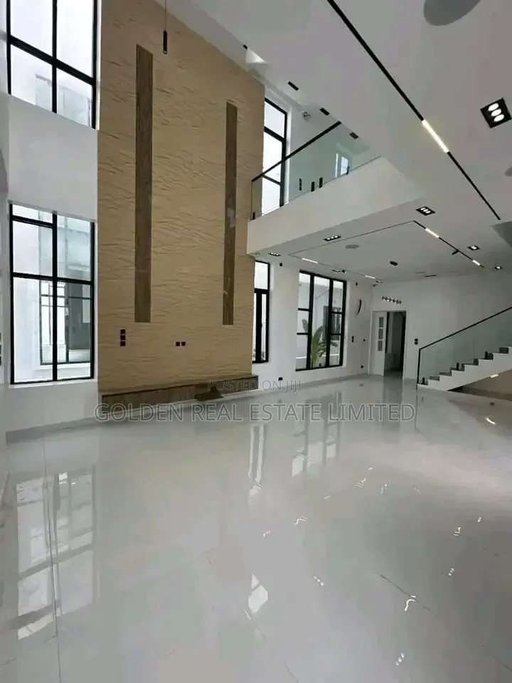 5bdrm Duplex in Osapa london for sale