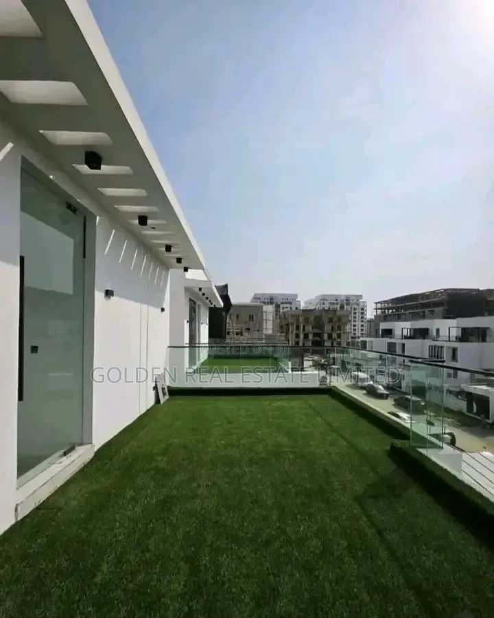 5bdrm Duplex in Lekki Phase 1 for sale