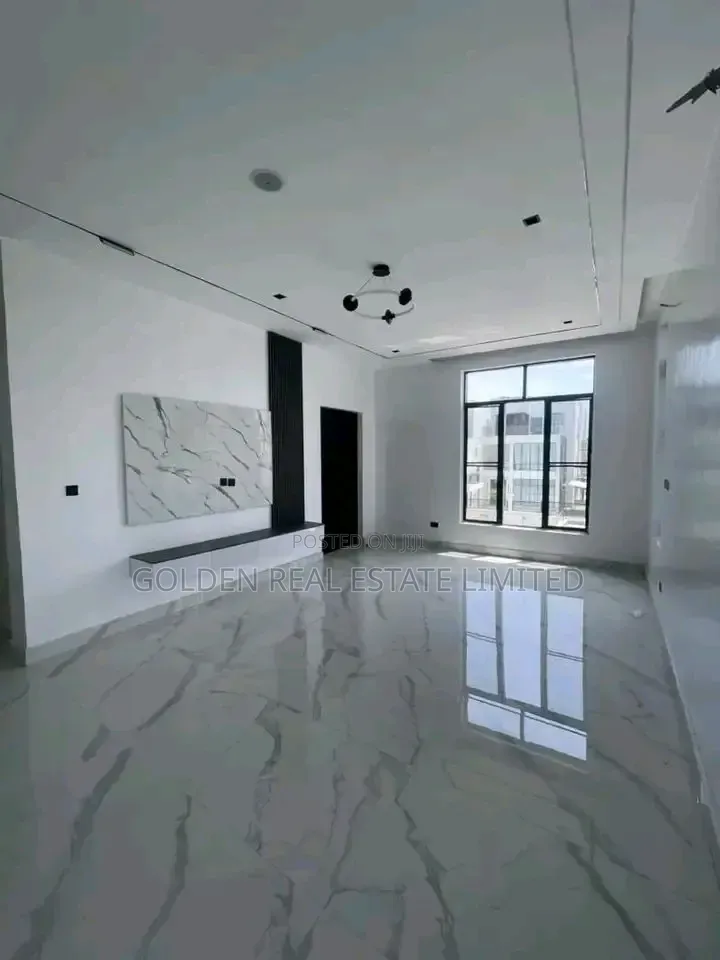 5bdrm Duplex in Lekki Phase 1 for sale
