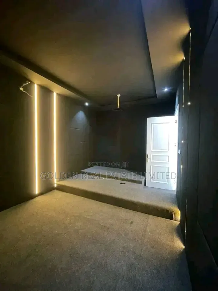 5bdrm Duplex in Ikate for sale