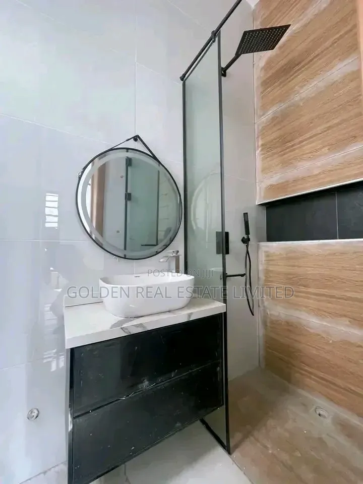 5bdrm Duplex in Ikota for sale