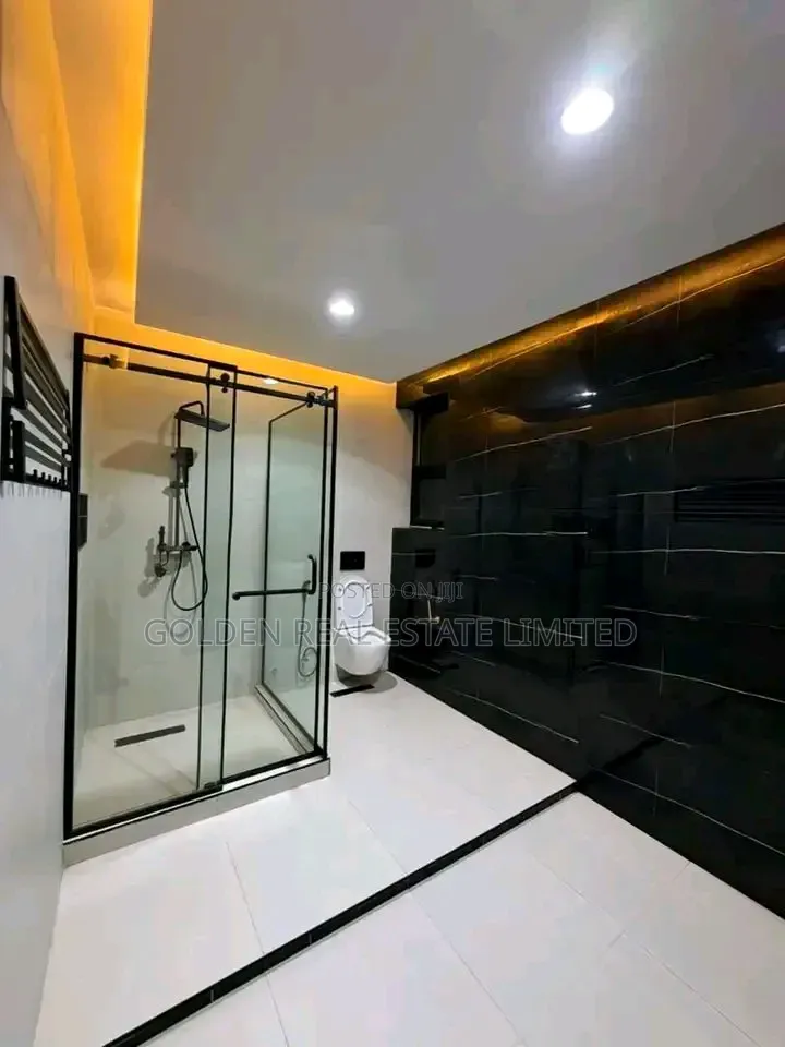 7bdrm Duplex in Guzape District for sale