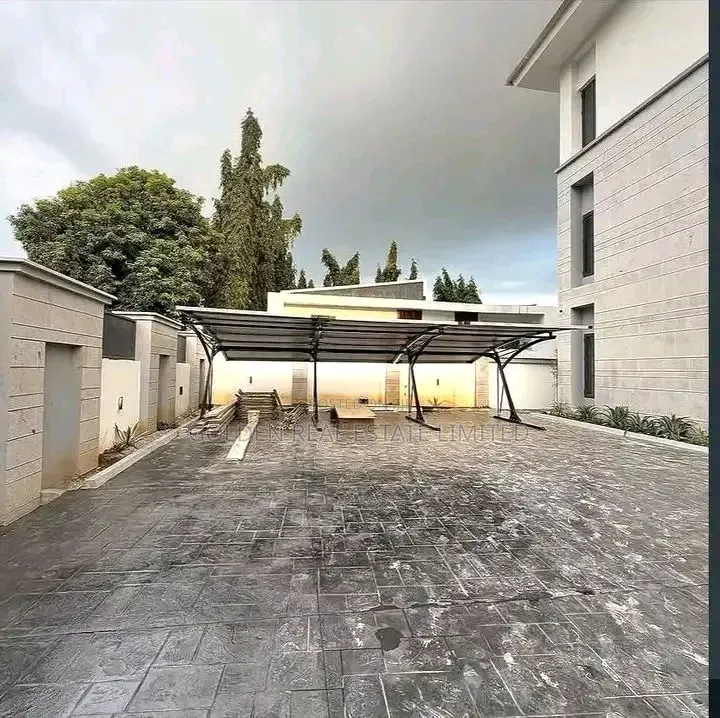 7bdrm Mansion in Maitama for sale