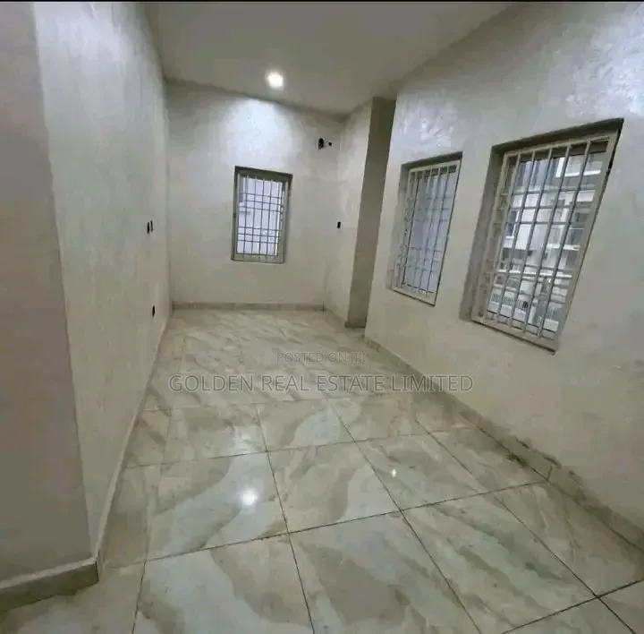 5bdrm Duplex in Guzape District for sale