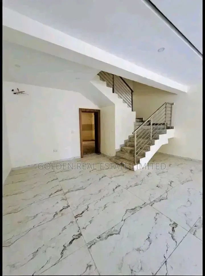 4bdrm Duplex in Jahi for sale