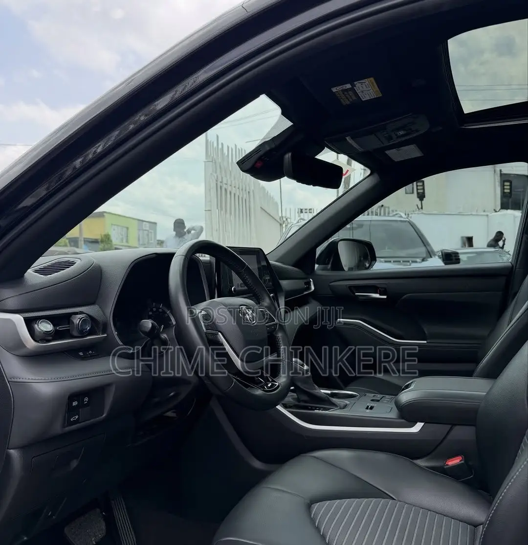 Toyota Highlander XSE AWD 2023 Black