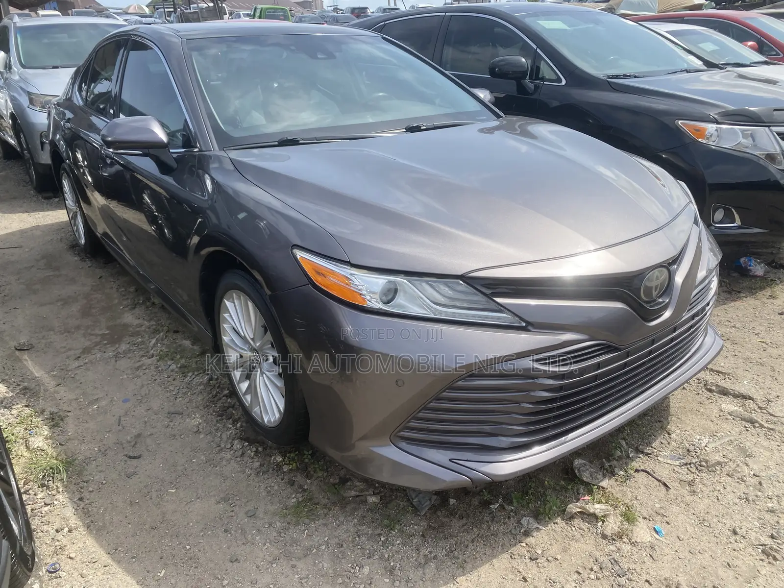 Toyota Camry XLE FWD (2.5L 4cyl 8AM) 2018 Gray