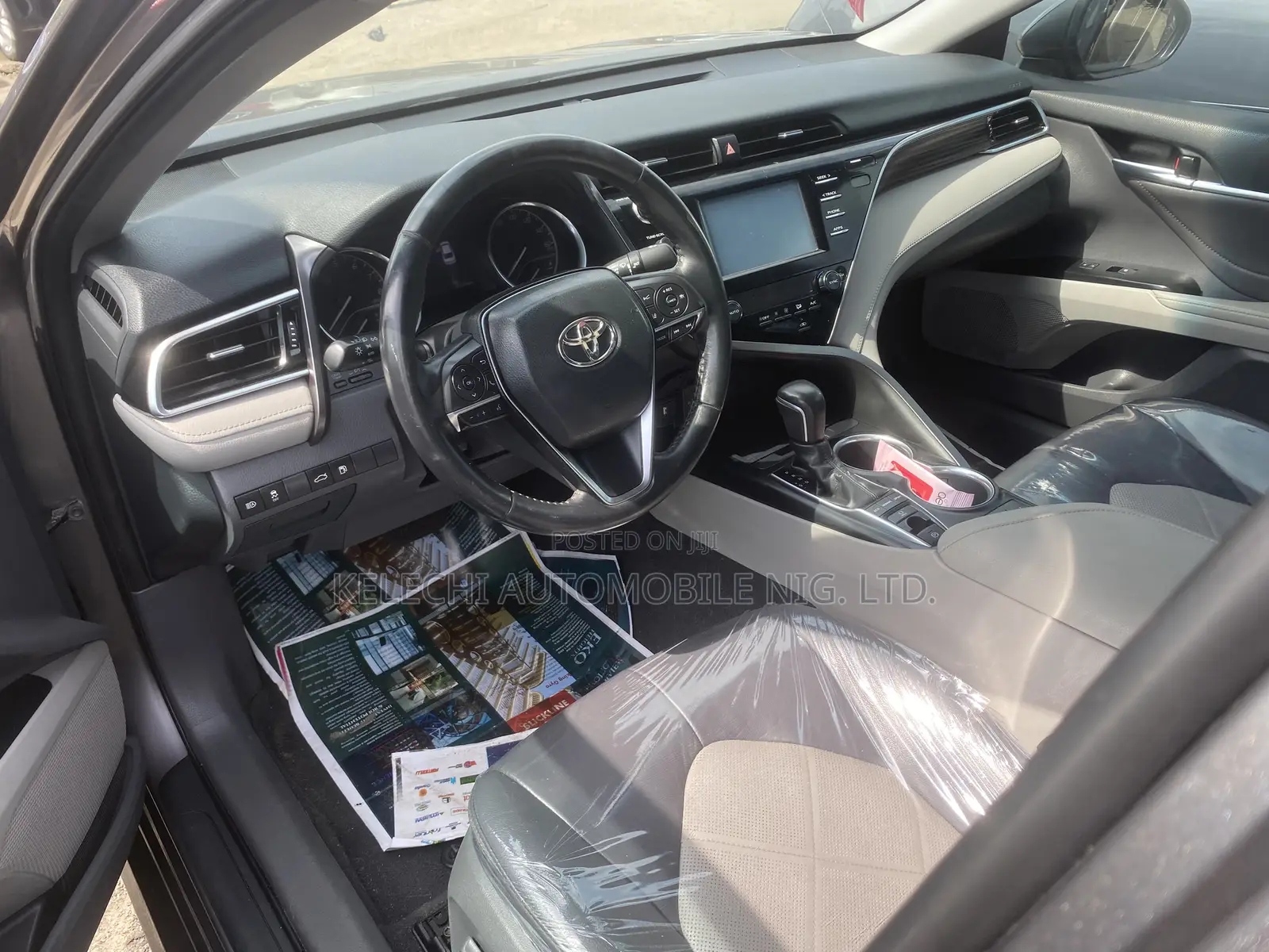 Toyota Camry XLE FWD (2.5L 4cyl 8AM) 2018 Gray