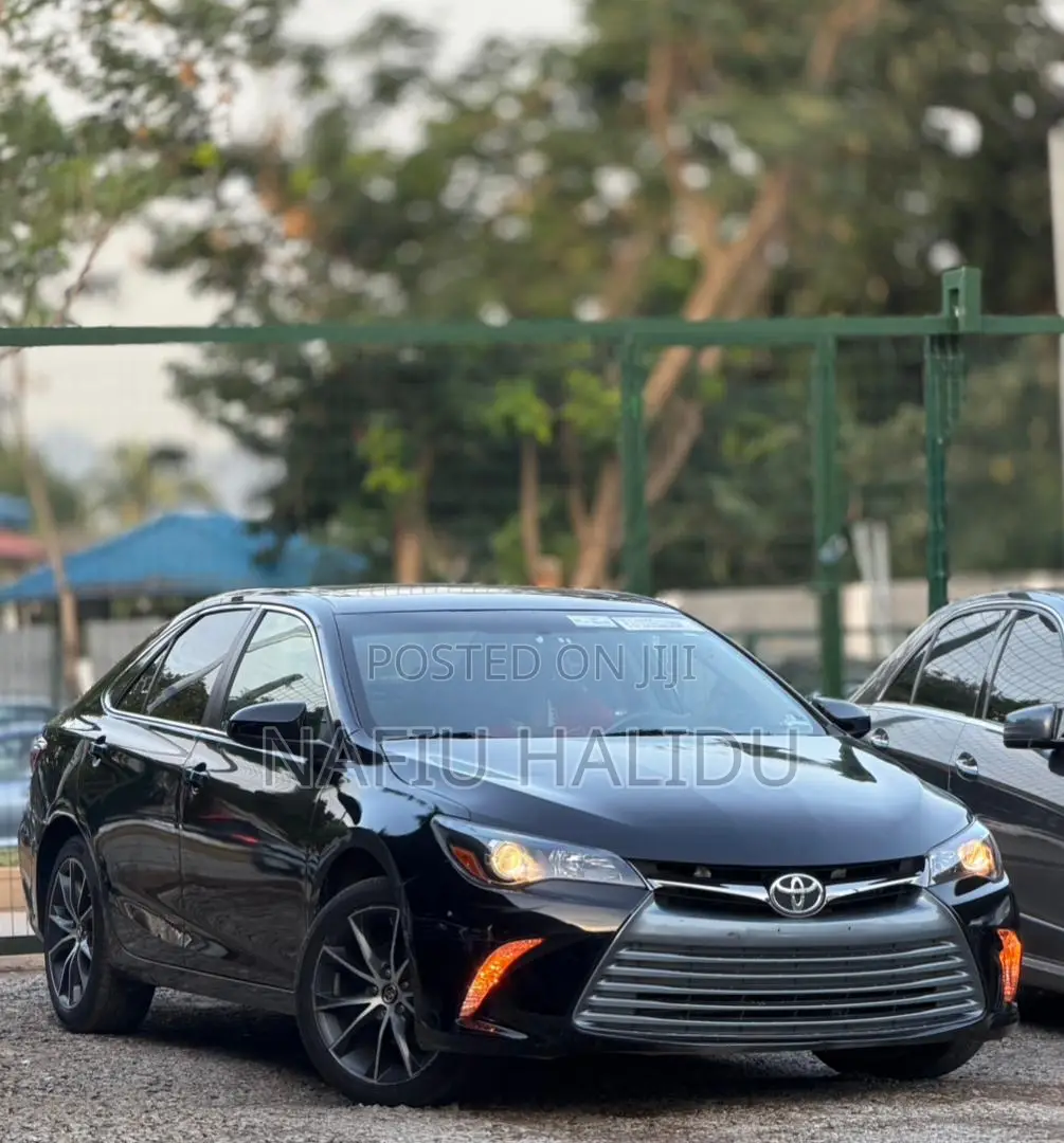 Toyota Camry 2016 Black