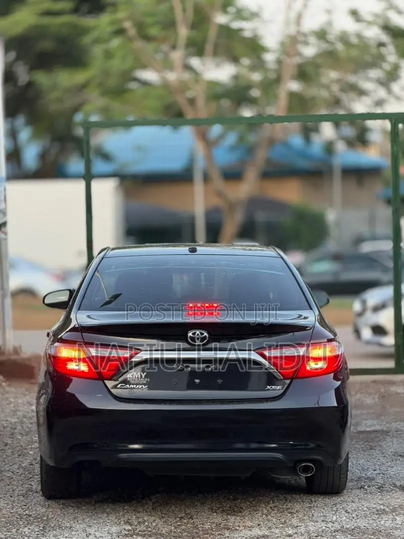 Toyota Camry 2016 Black