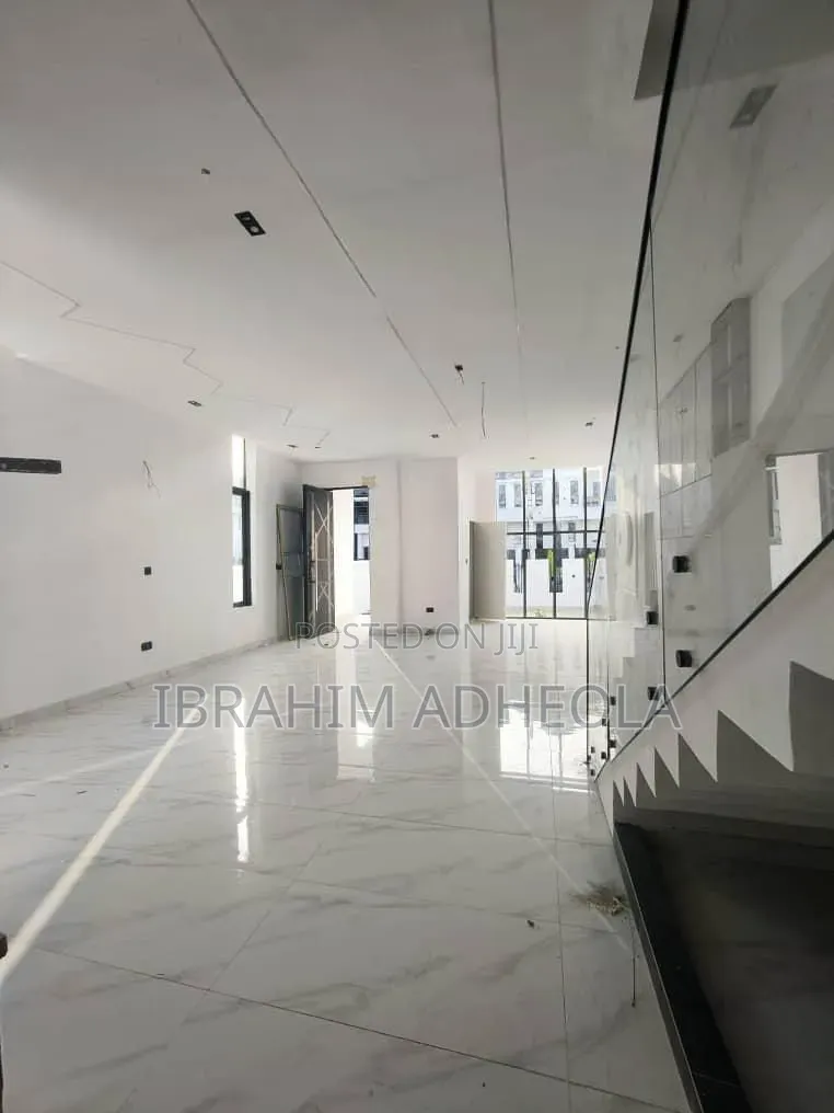 5bdrm Duplex in Chevron Alternative, Lekki Phase 2 for sale