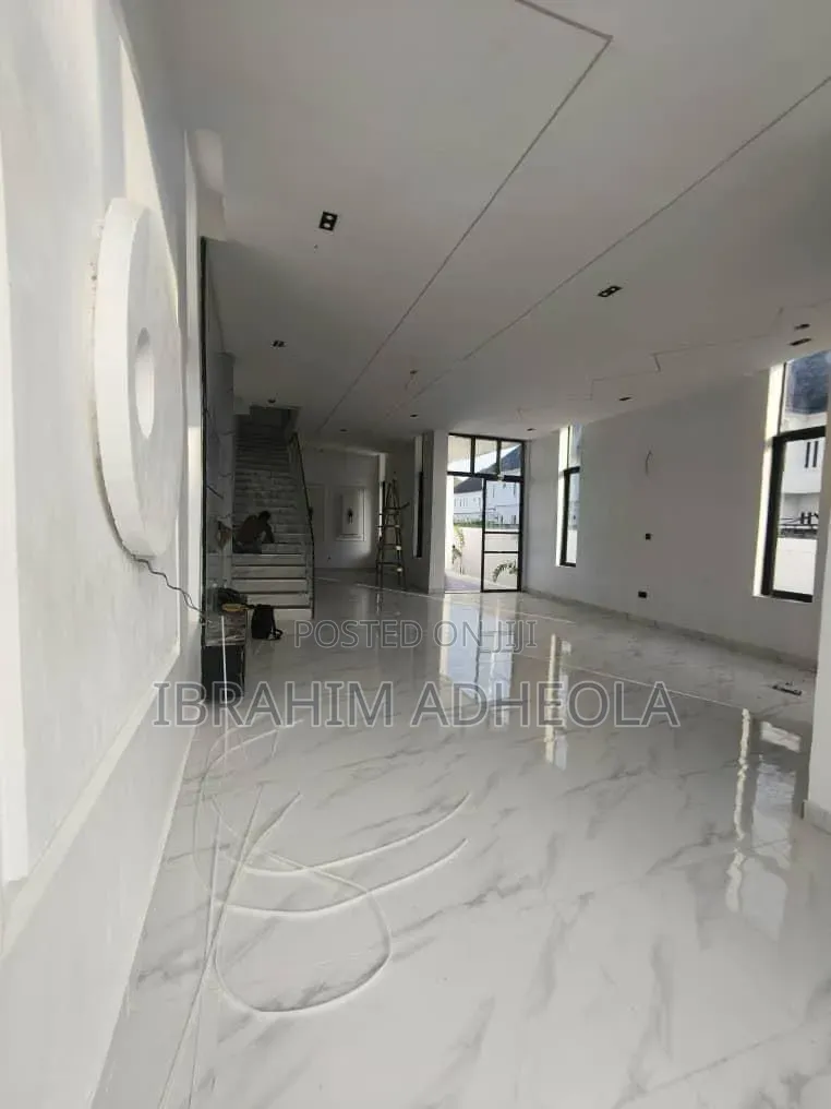 5bdrm Duplex in Chevron Alternative, Lekki Phase 2 for sale